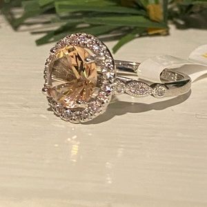 NWT! Peach Quartz and White Topaz Ring
